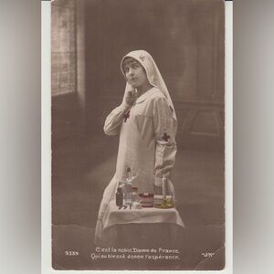 Antique WWI French Red Cross Nurse Postcard – Paris c.1914–18